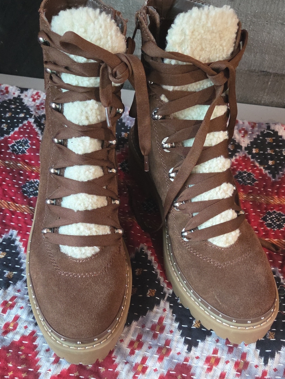 Women’s Brown Sherpa-Lined Lace-Up Boot Steve Madden Sz 9